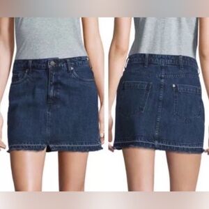 Free People Denim Step Up Mini Skirt – Dark Blue Wash
Size: 10